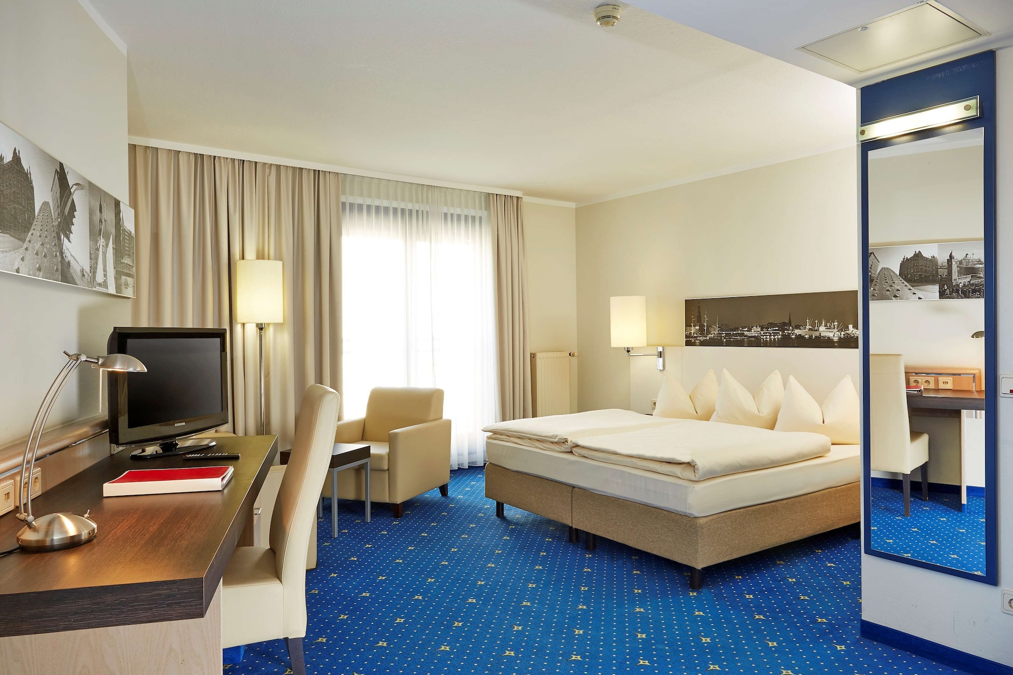 BUSINESS, DOUBLE BED