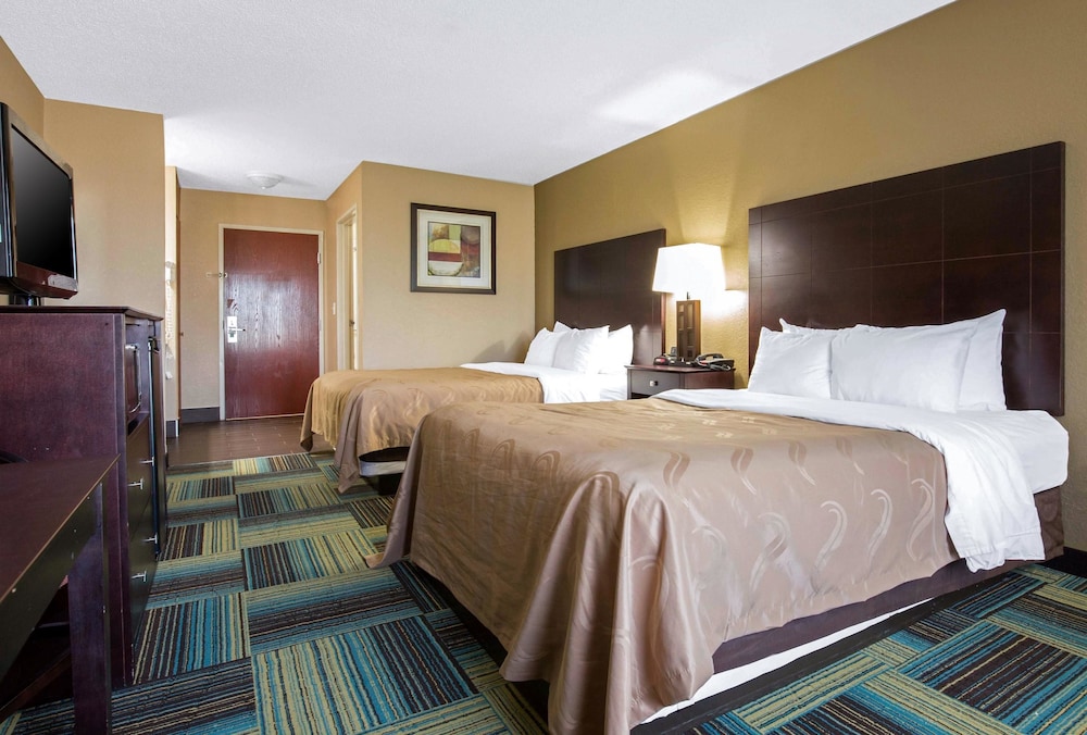 Quality Inn & Suites Arnold St Louis 7/29