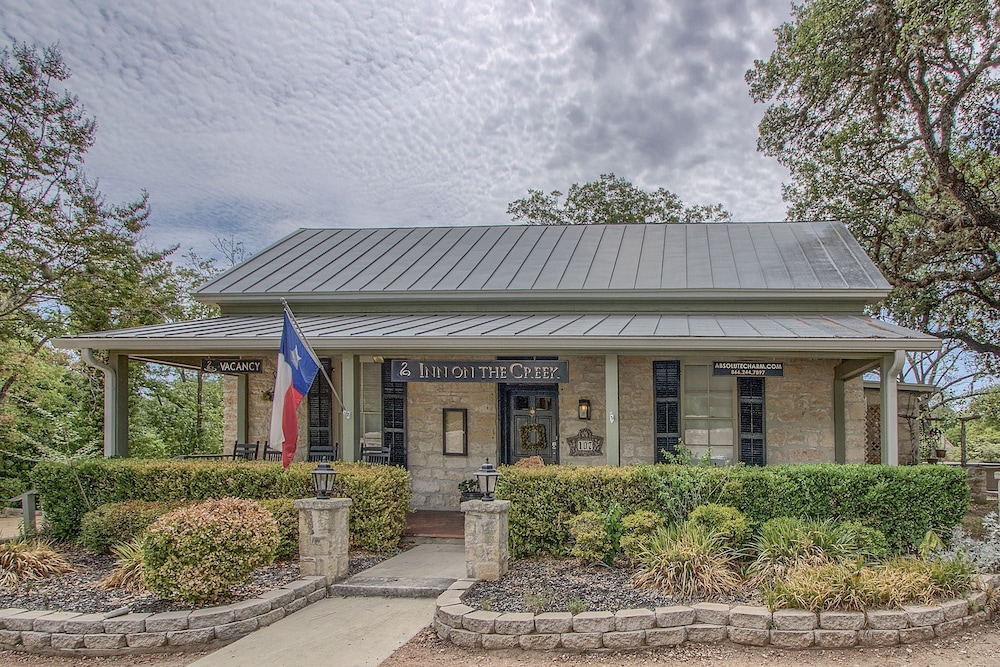 Inn Above Town Creek 2/50