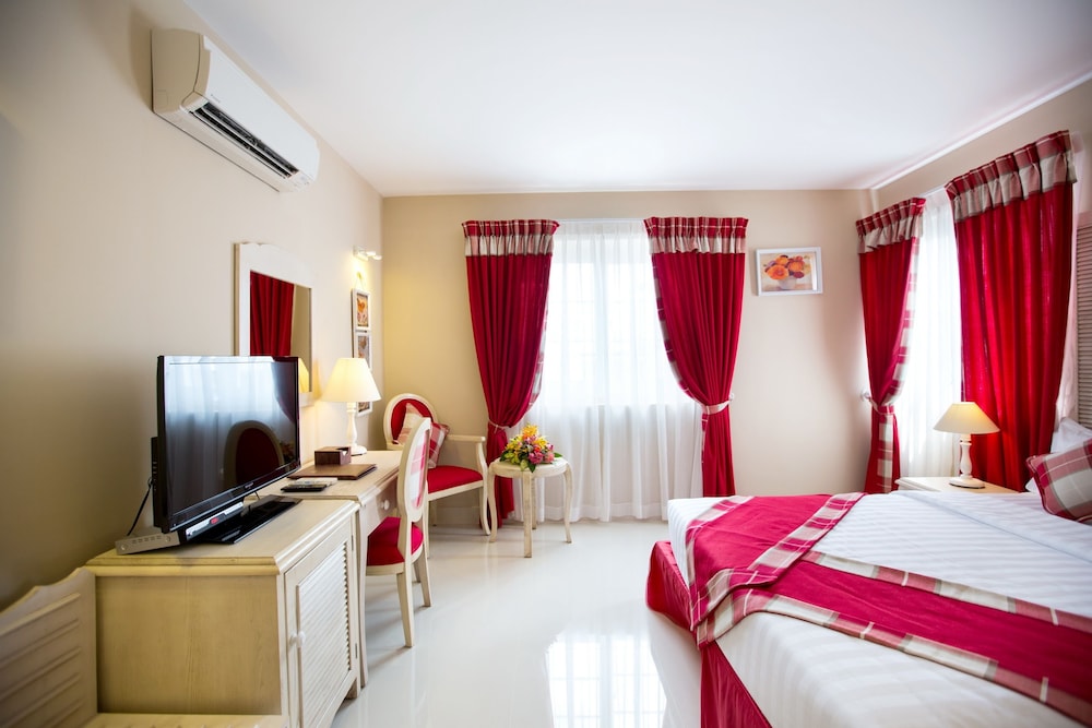 EXECUTIVE, DOUBLE OR TWIN BED