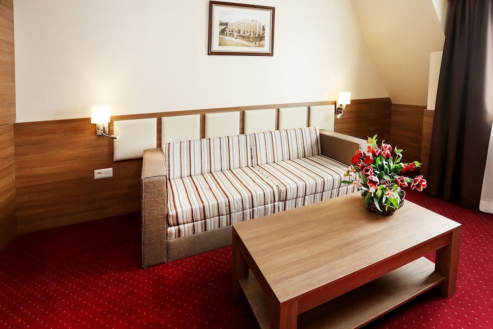 Coop Hotel Sofia 45/69