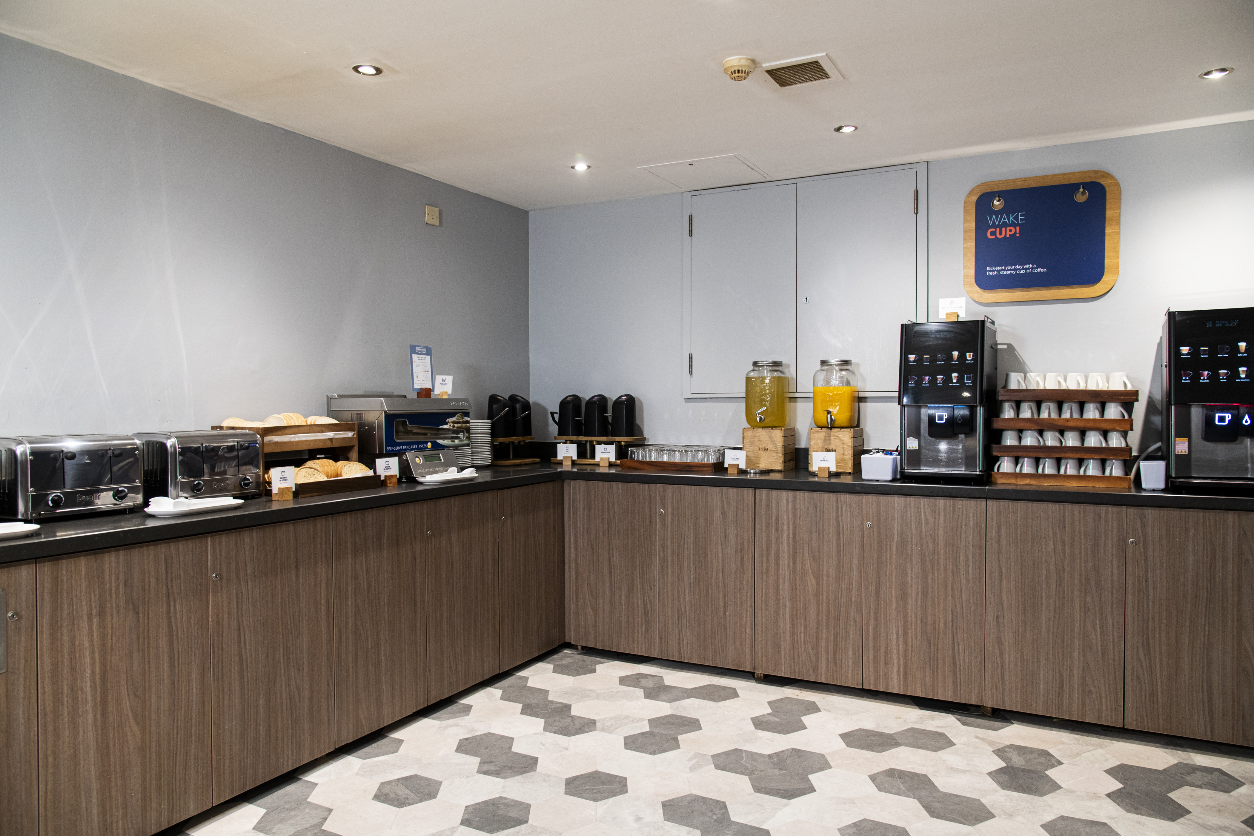 Holiday Inn Express Edinburgh Airport Ex Quality Edinburgh Airport 42/53