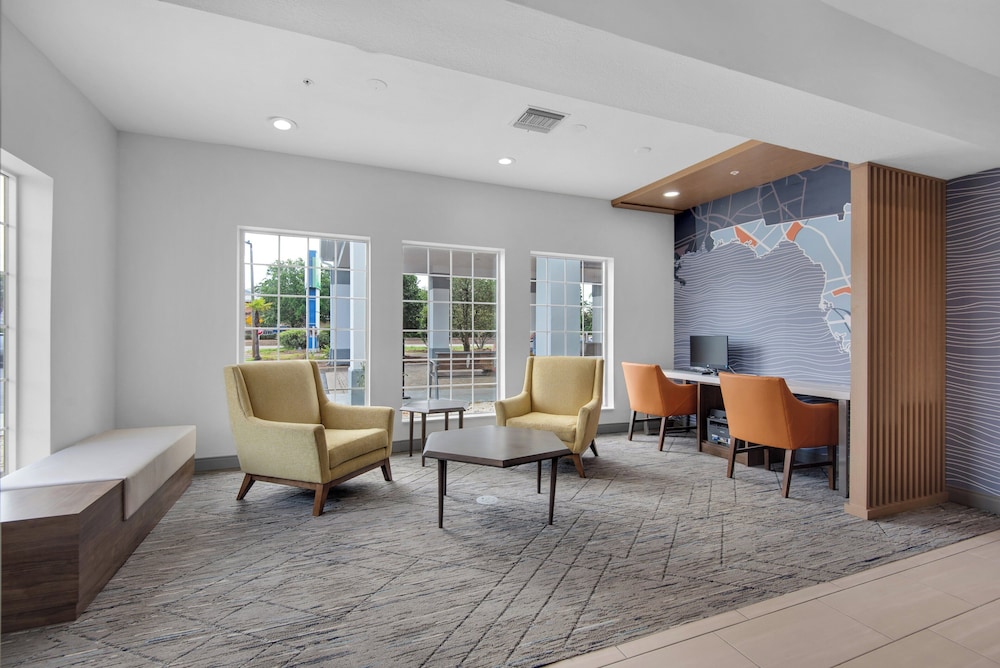 Holiday Inn Express Hotel Suites Destin E Commons Mall Area 50/77