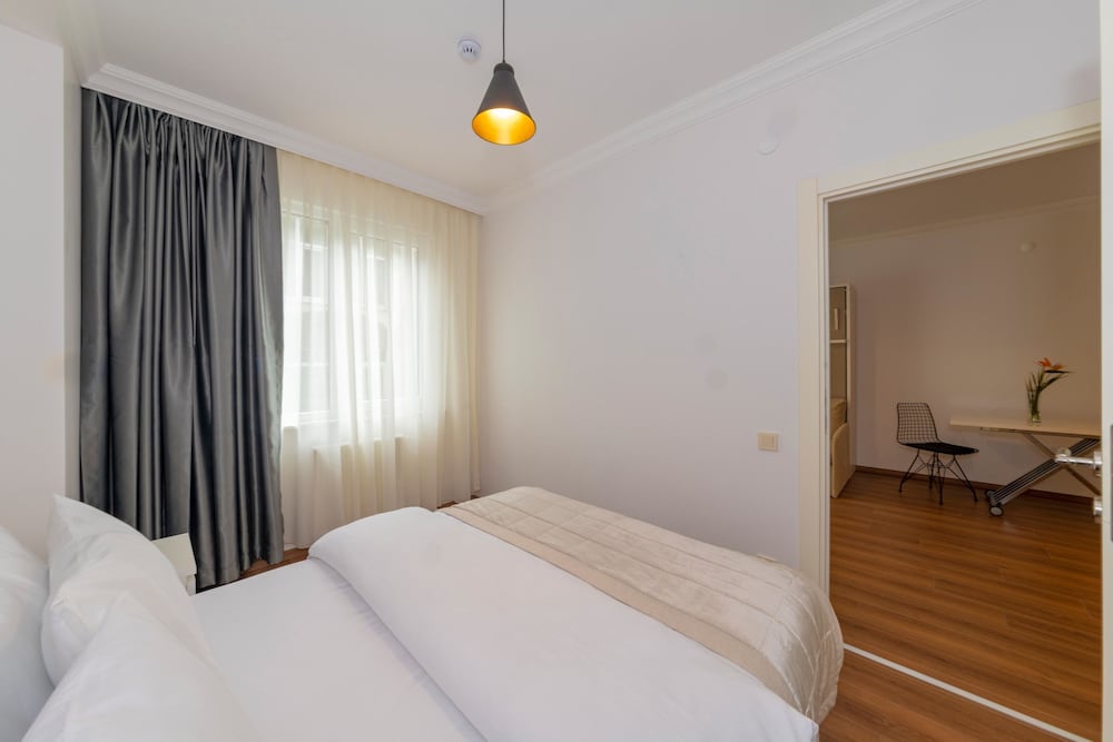Joy Suites Hotel 12/69