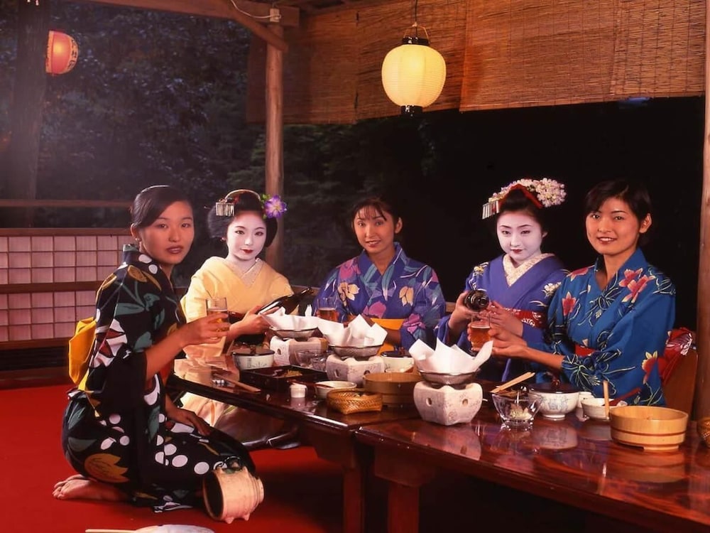 Momiji Ya Honkan Takaosansou 2/47