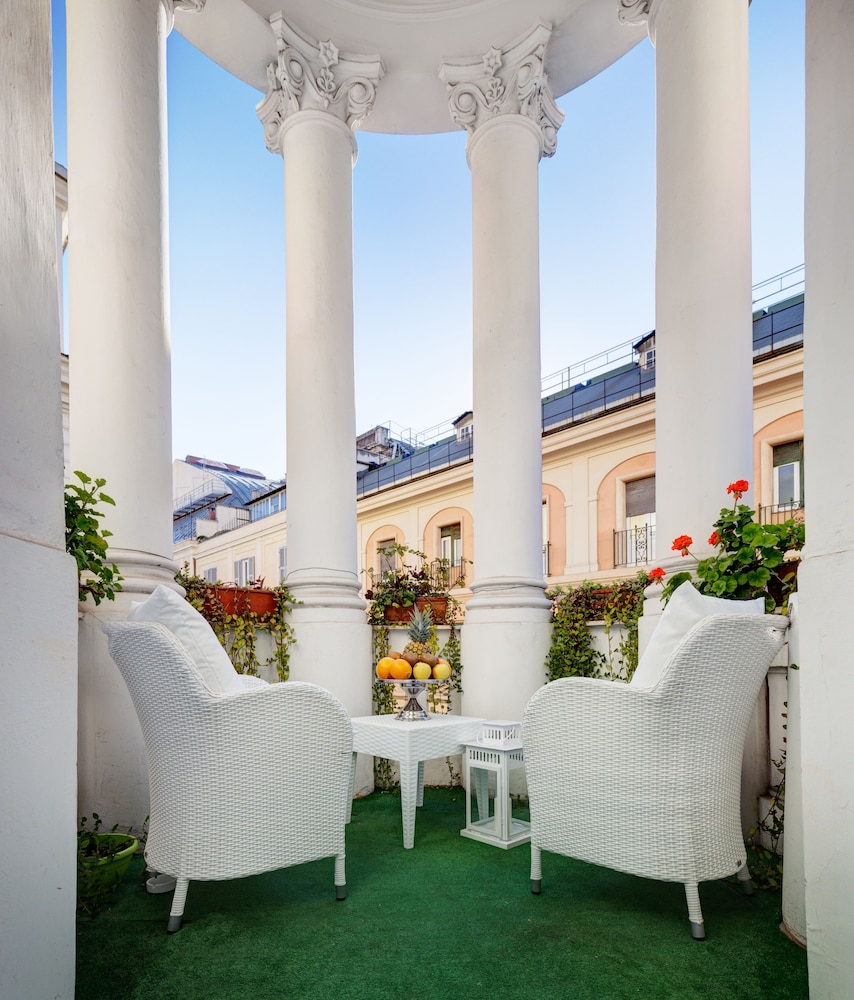 Dharma Luxury Hotel & Spa 59/70