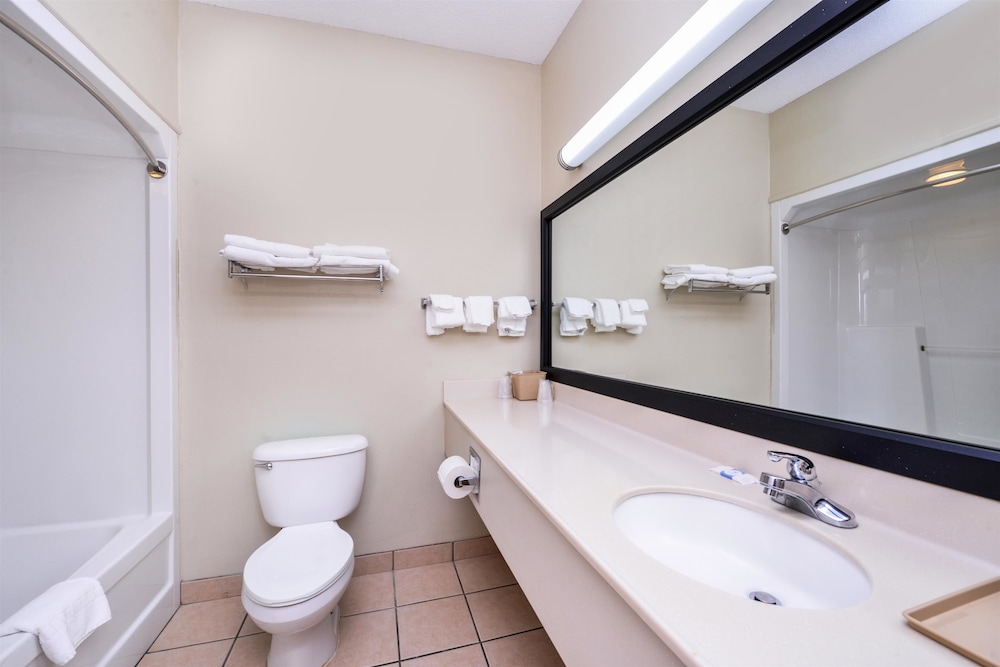 Americas Best Value Inn Wiggins 13/42