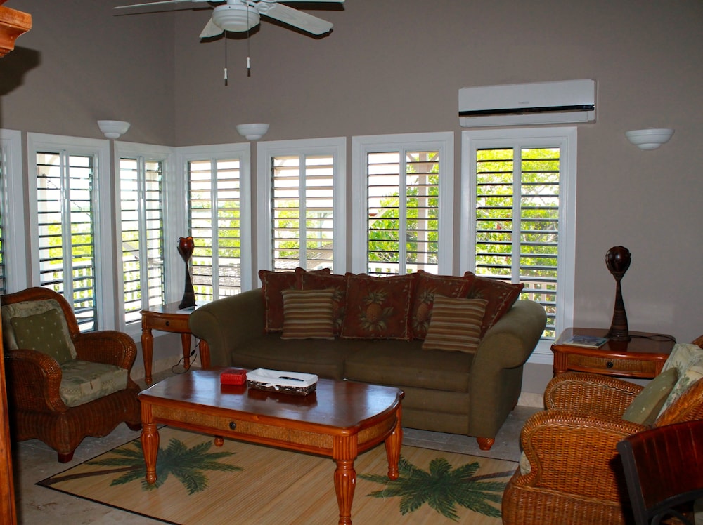 Neptune Villas 49/74