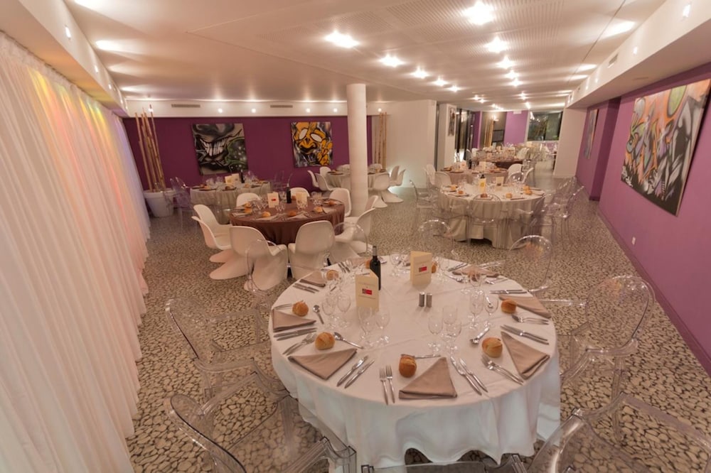 restaurant-cafeteria