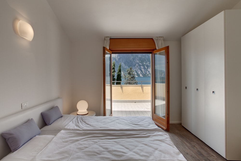 HOTEL RESIDENCE TORBOLE 10/31