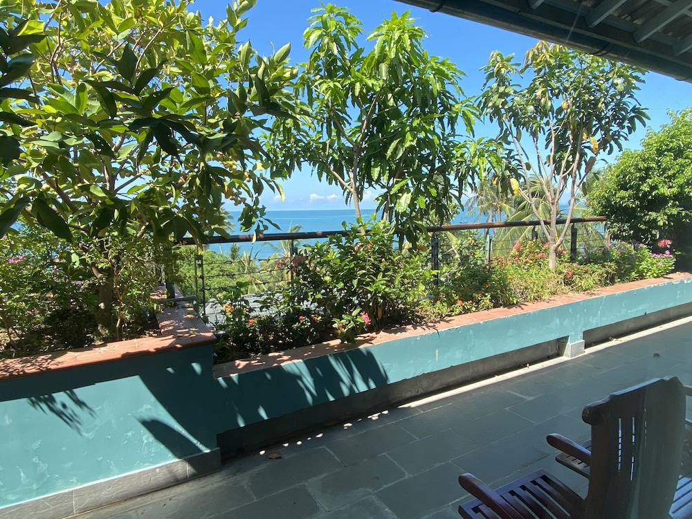 Hoang Ngoc Beach Resort 4/87