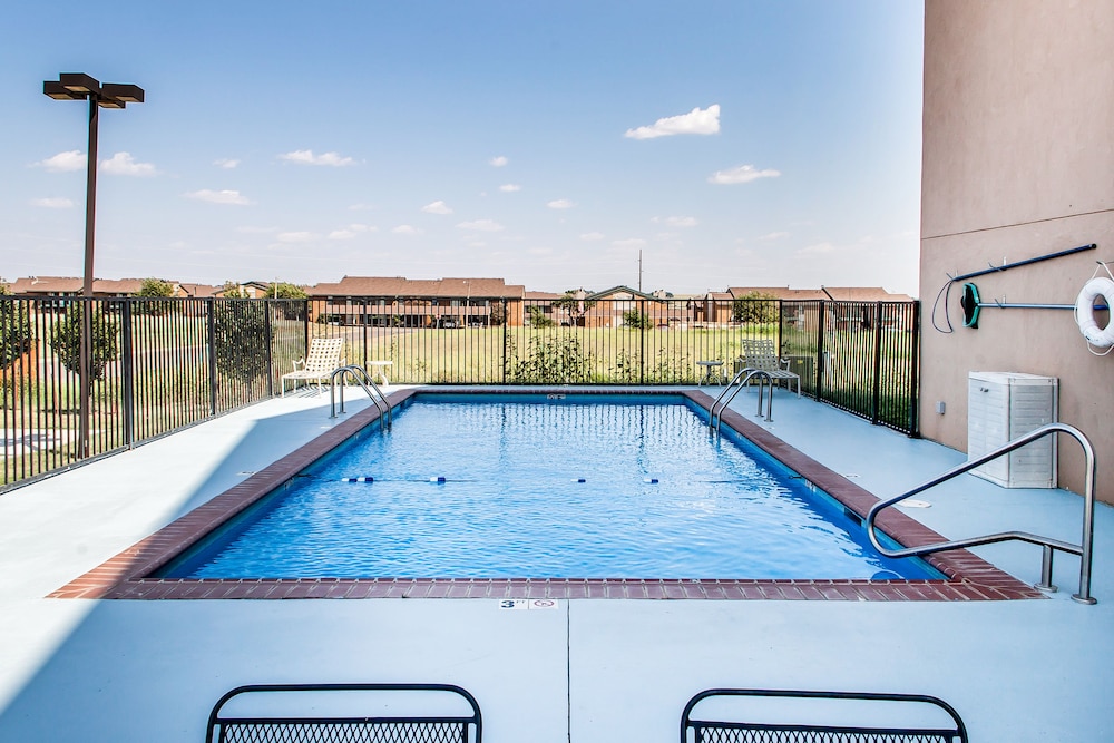 Comfort Inn & Suites Elk City South 22/37