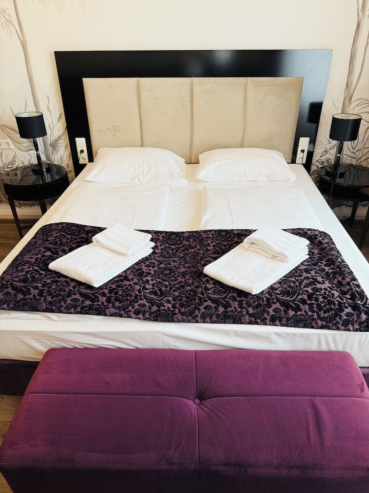 PENSION BARON AM SCHOTTENTOR HOTEL 34/50