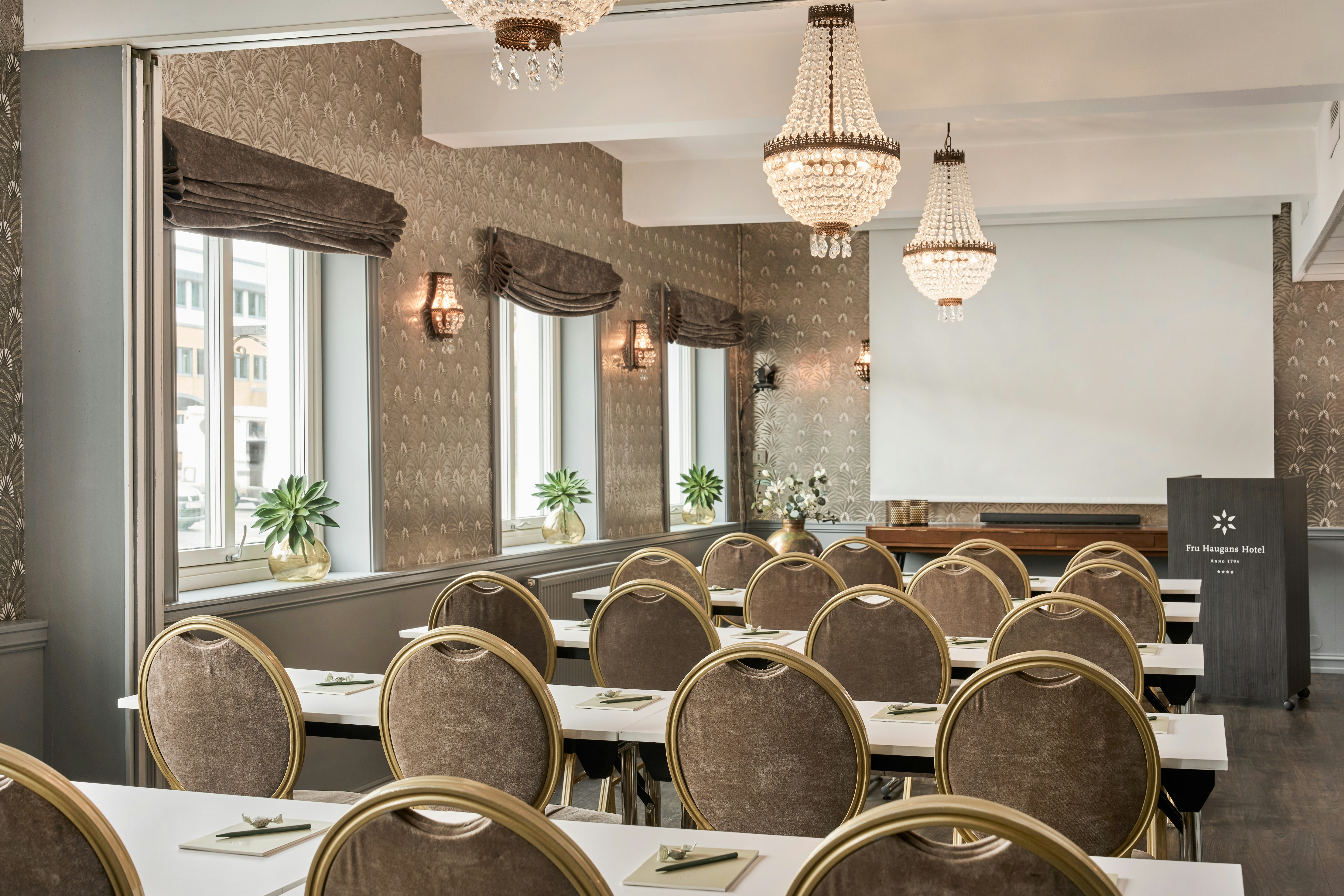 Fru Haugans Hotel 42/50