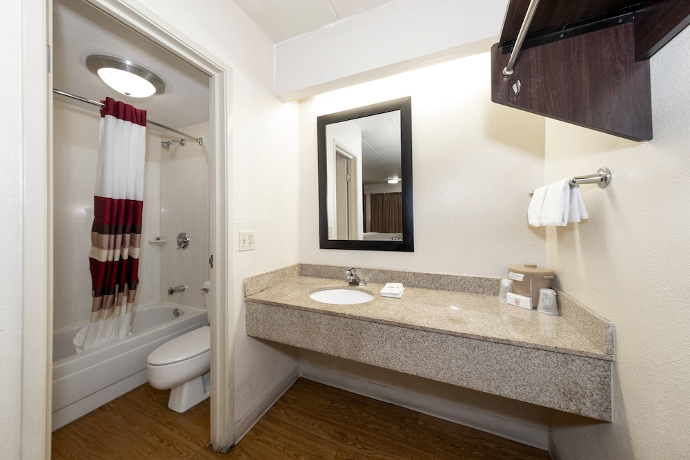 Red Roof Inn Chicago - Lansing 8/26