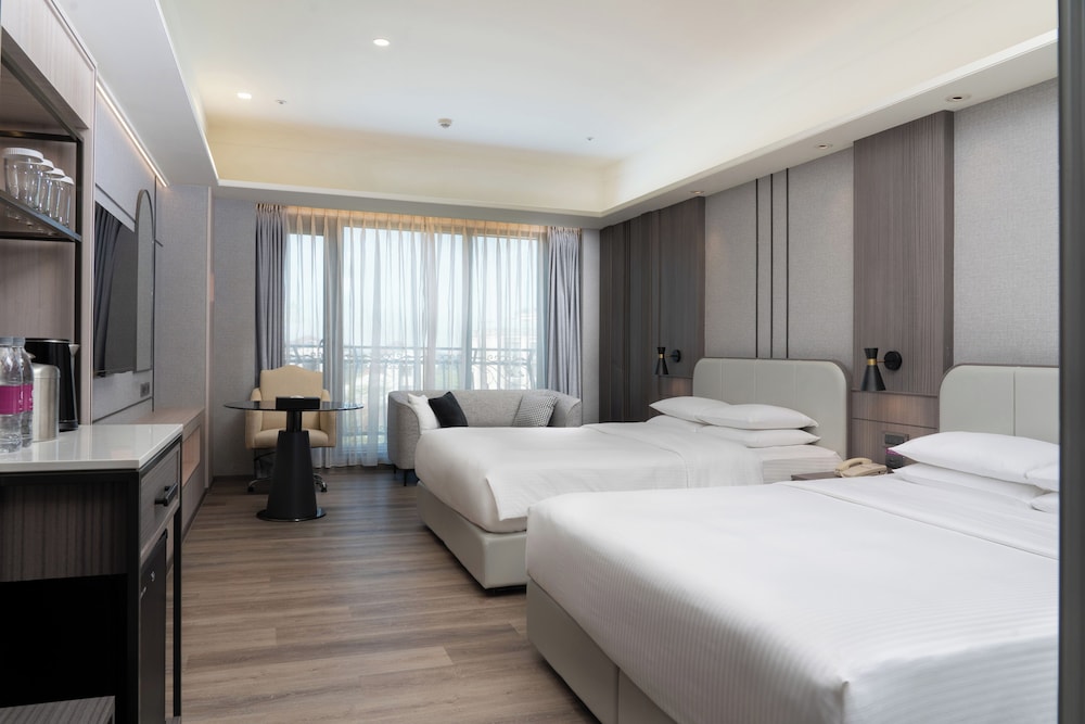 Gallery, Quadruple, 2 Double Beds