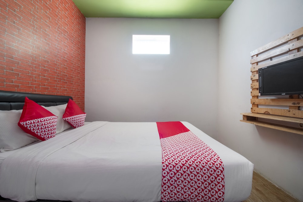 OYO 3283 Bwalk Hotel 21/40