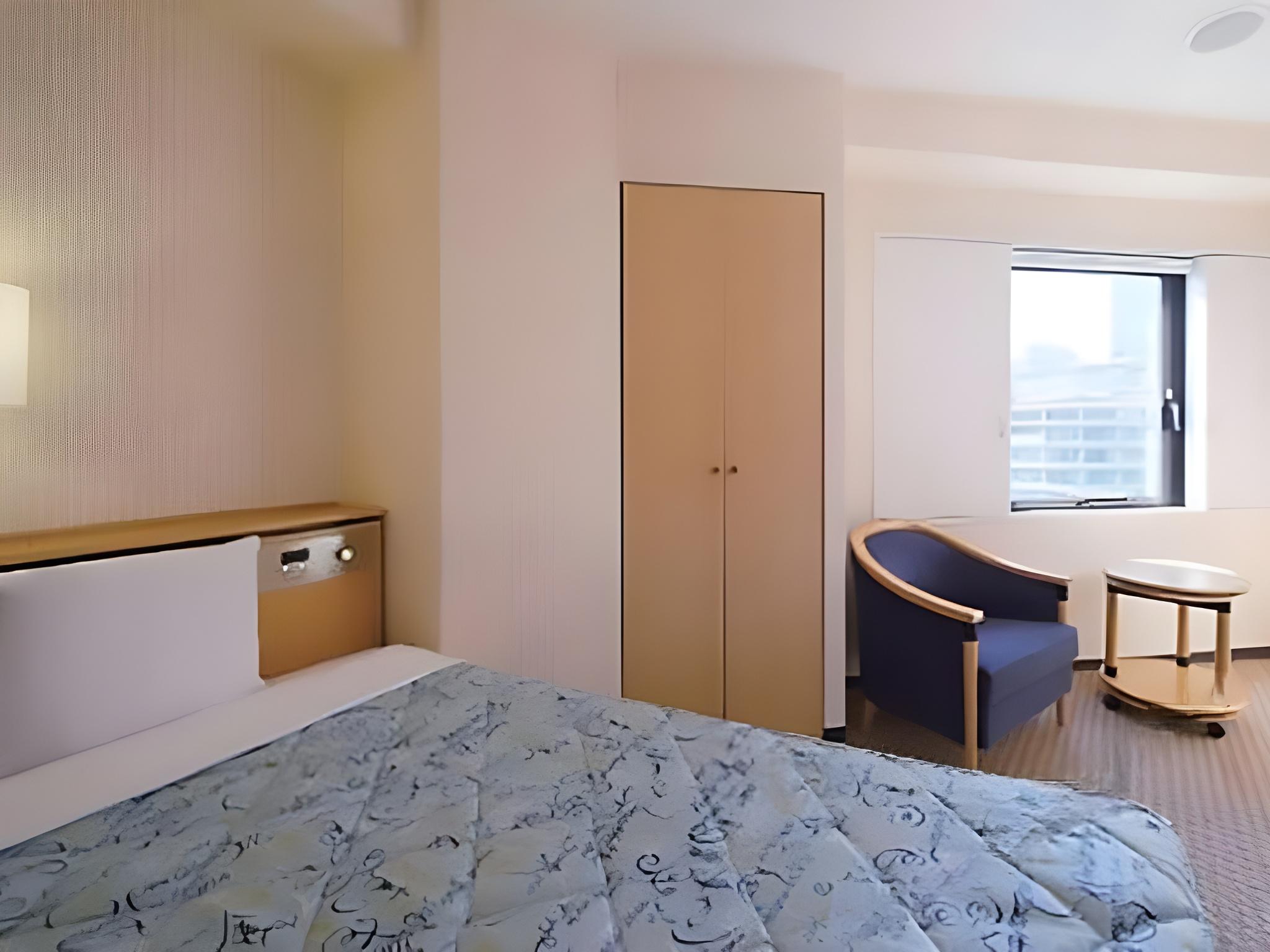 Room, Double or Twin Bed
