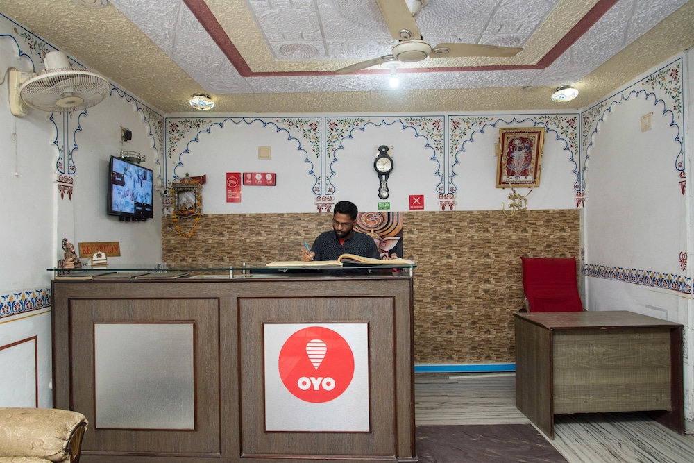 Oyo 10319 Hotel Pichola Haveli 2/16