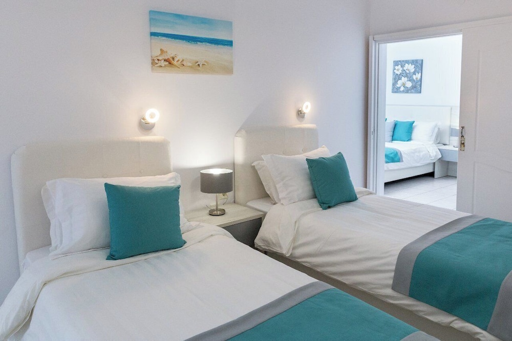 جناح استوديو سوبيريور بسرير كوين بإطلالة على البحر مع أريكة، Breaq Santorini Hotel (Ex Margarita Hotel Santorini) 4/9