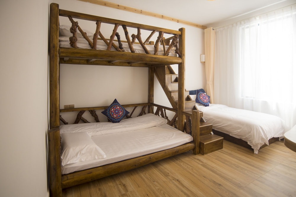 Jiesu Renwen Guest House 5/40