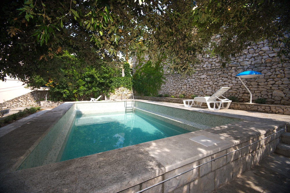 VILLA MARIJETA 40/44