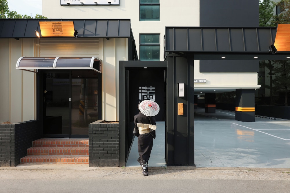 Ehotel Gumi 49/53