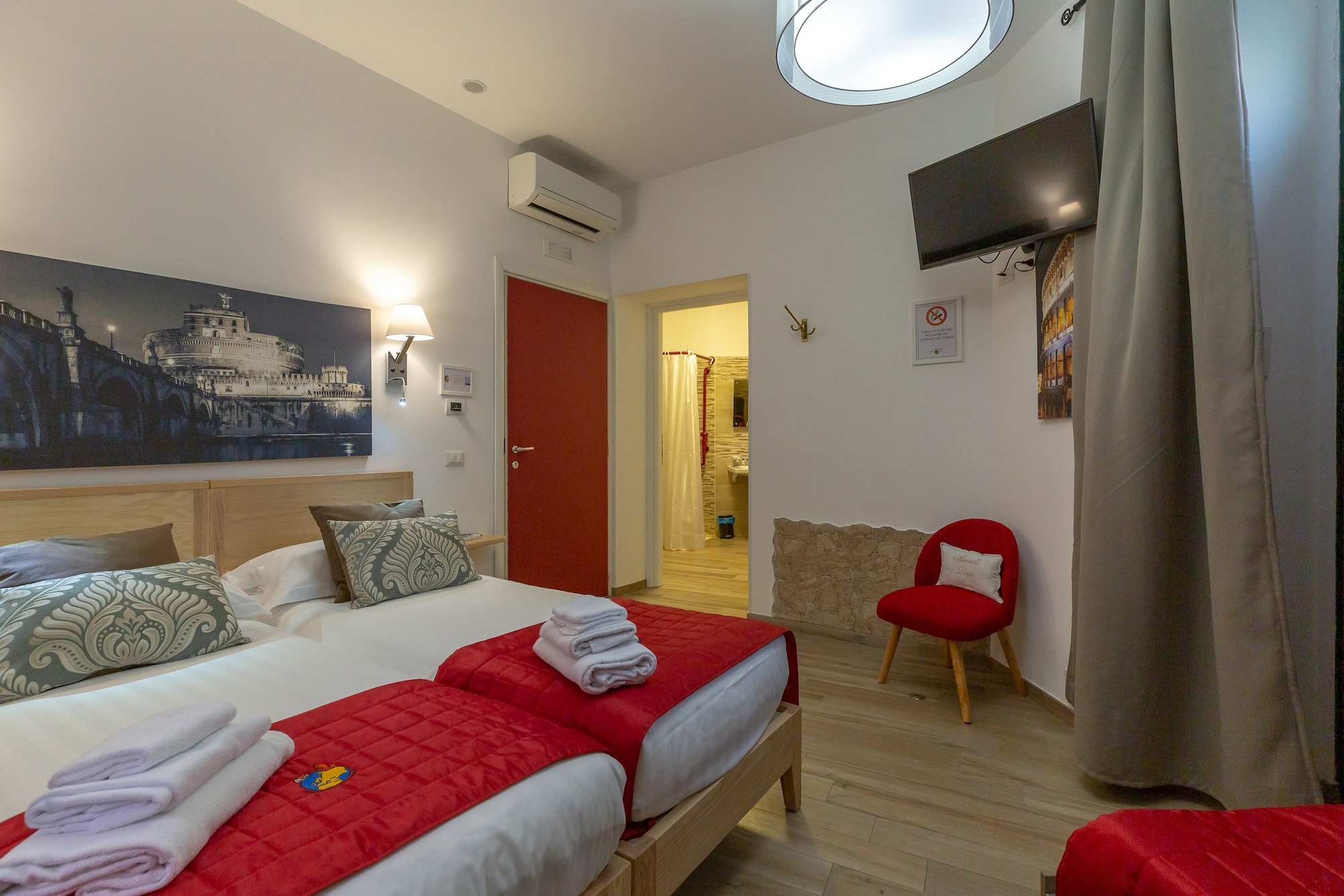 GRAND, COMFORT, TRIPLE, ACCESSIBLE