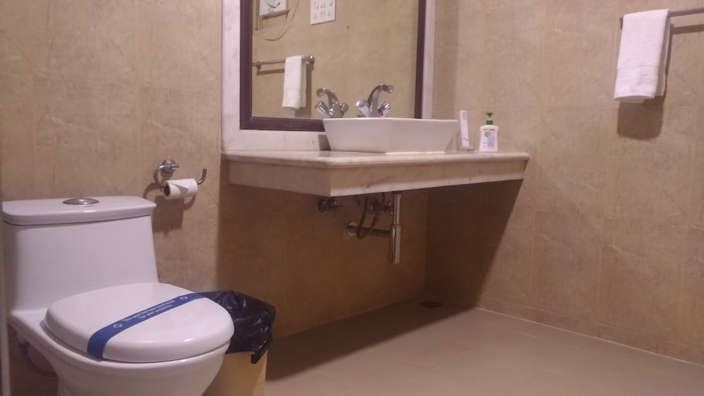 Hanu Reddy Residences Poes Garden 14/57