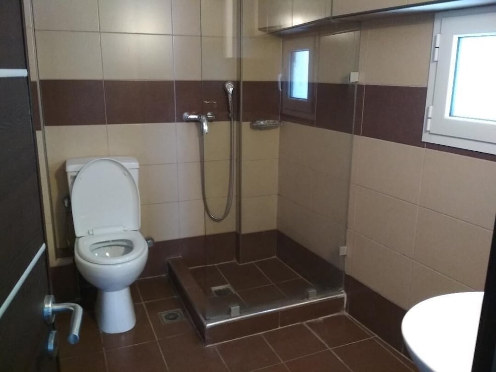 Pella Inn Hostel 30/36
