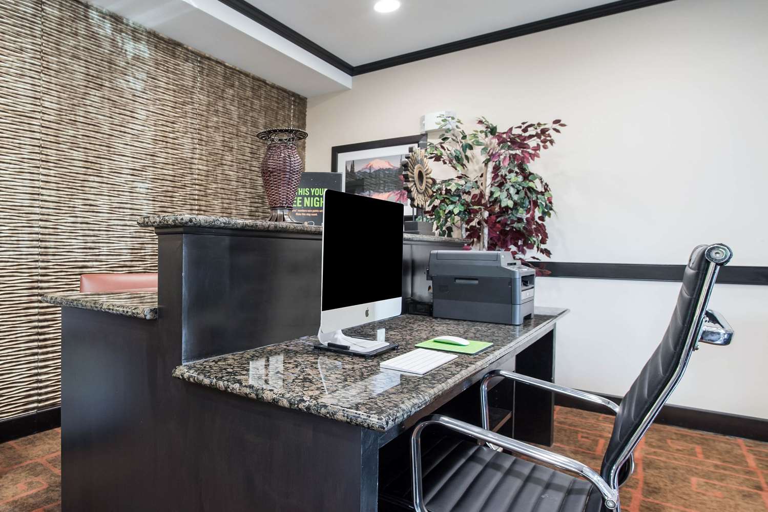 La Quinta Inn and Suites by Wyndham Auburn 17/19