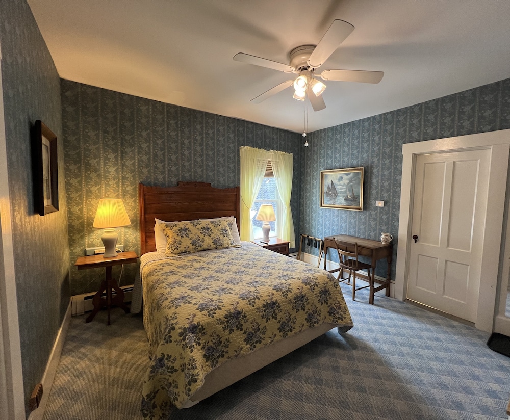 Echo Lake Inn 23/71
