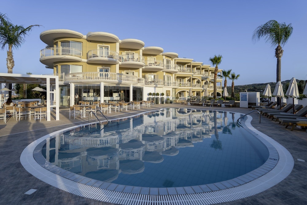 Arkadia Luxury Hotel Apartments 5/50