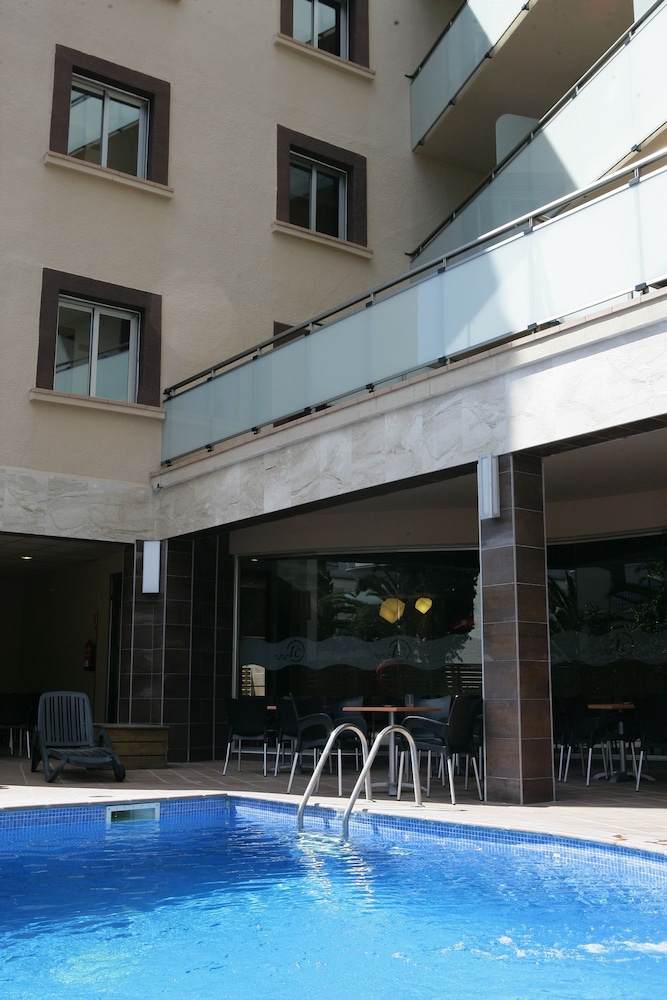 HOTEL TOSSA CENTER 3/31
