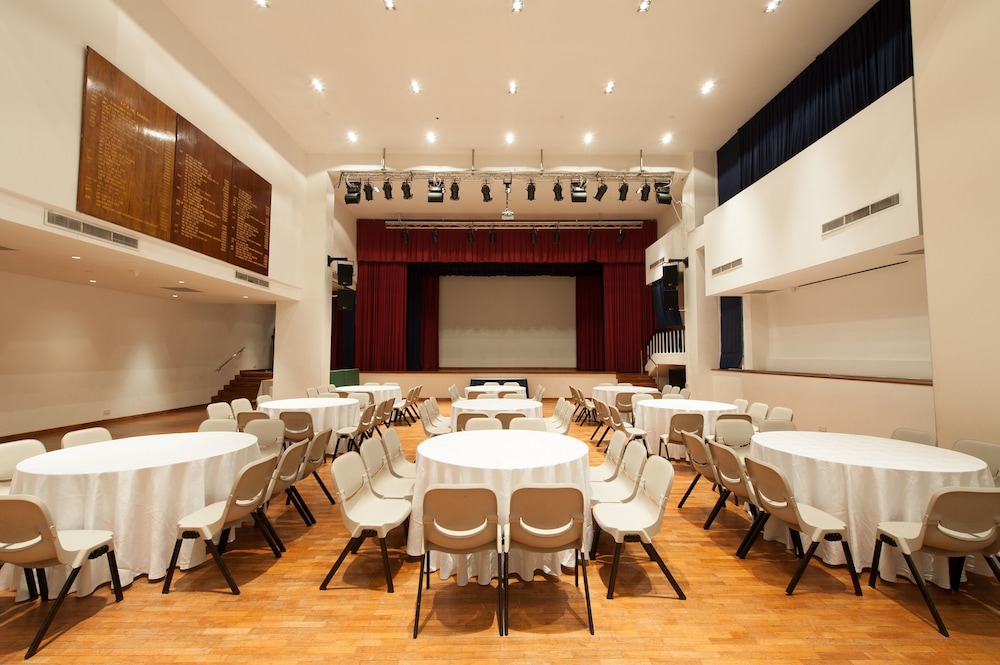 Ymca One Orchard 18/22