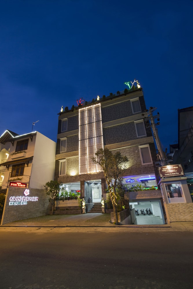 Grand Puri Saron Yogyakarta 2/58