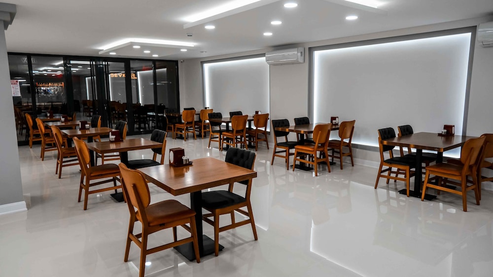 Dimen Hotel 31/37