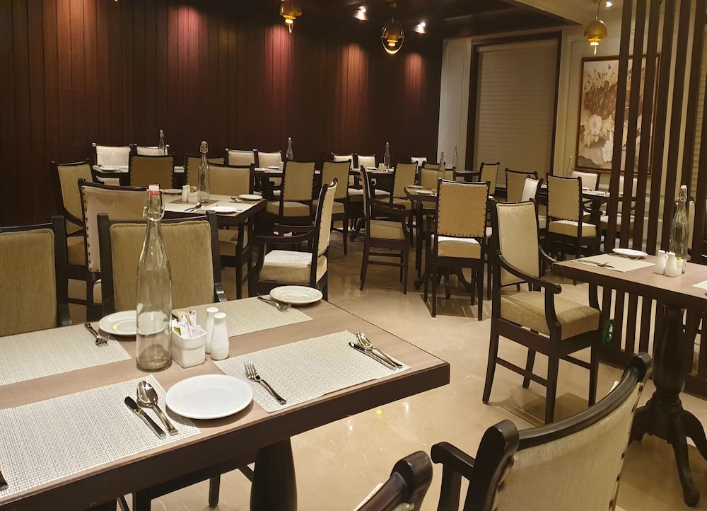 Sarovar Portico Dehradun 25/40
