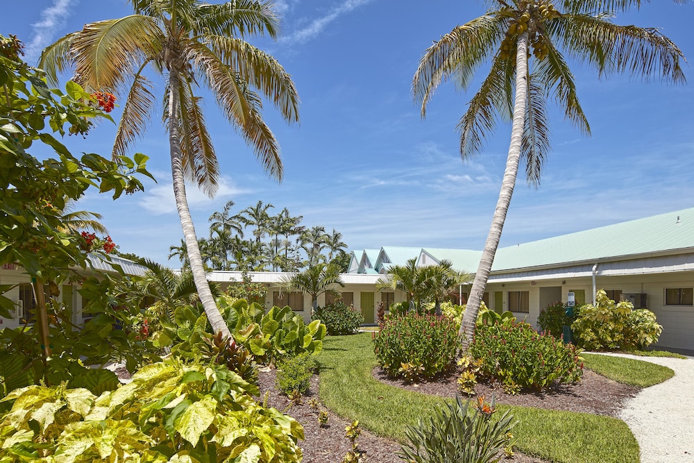 Hadley House Resort 55/64
