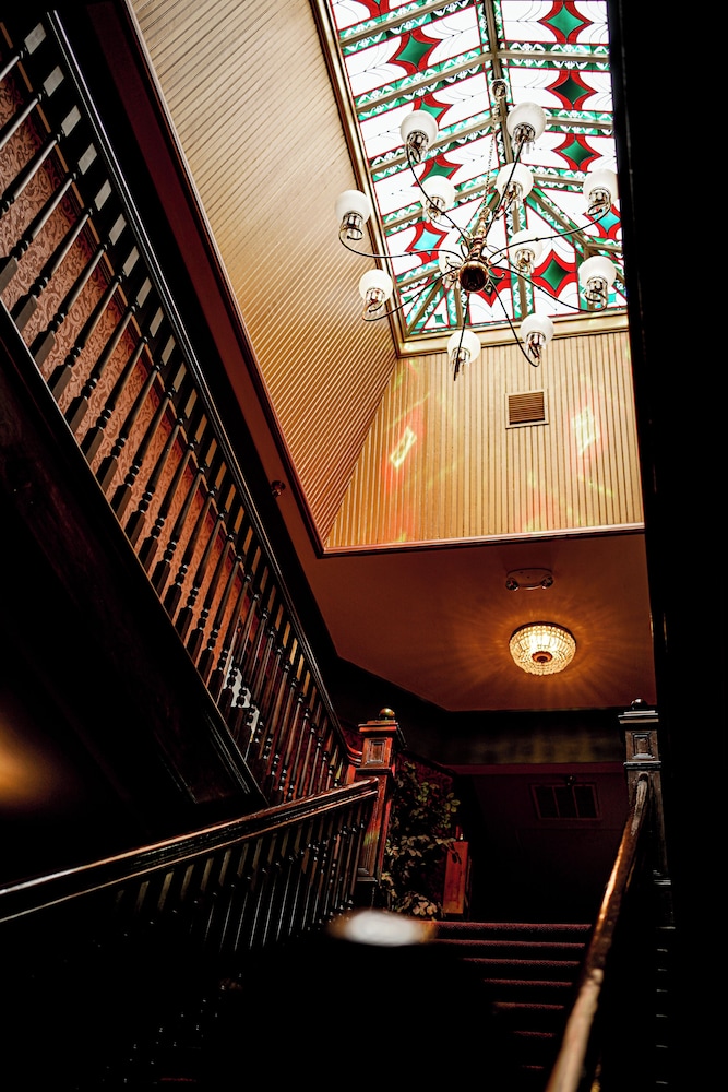 Mizpah Hotel 2/38