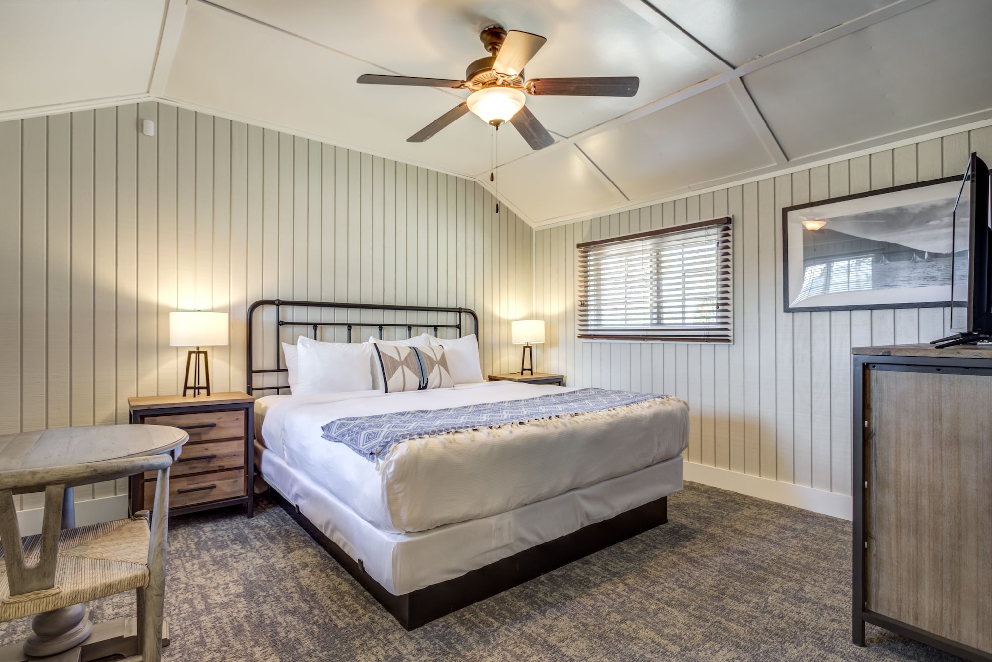 Sears, Cabin, King Bed, Sofa