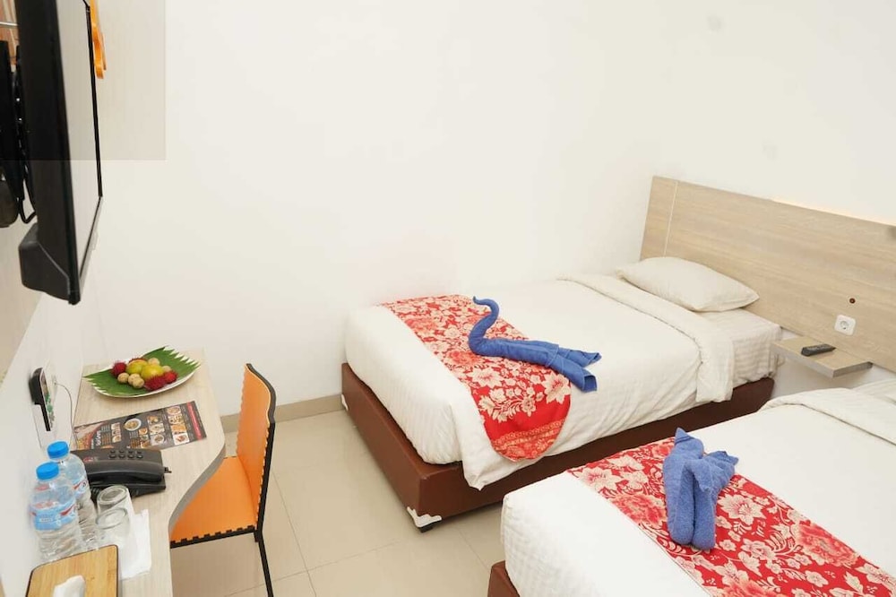 Mel's Inn Manado 6/15