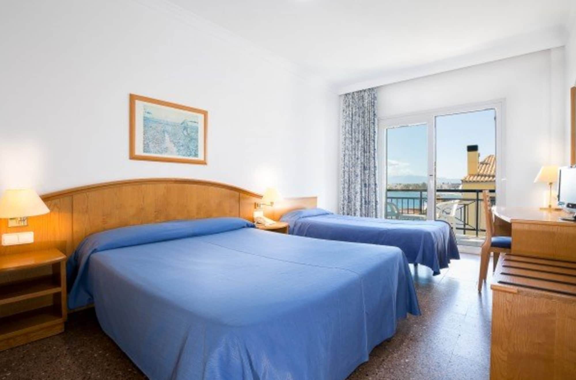 ROOM, TRIPLE, PARTIAL SEA VIEW
