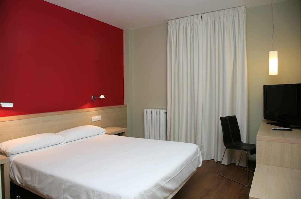 280 Hotel Formerly Premiere Classe Zaragoza 280 28/54