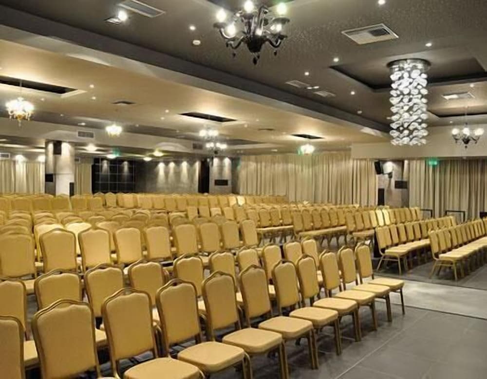 Gallery Art Hotel 52/68