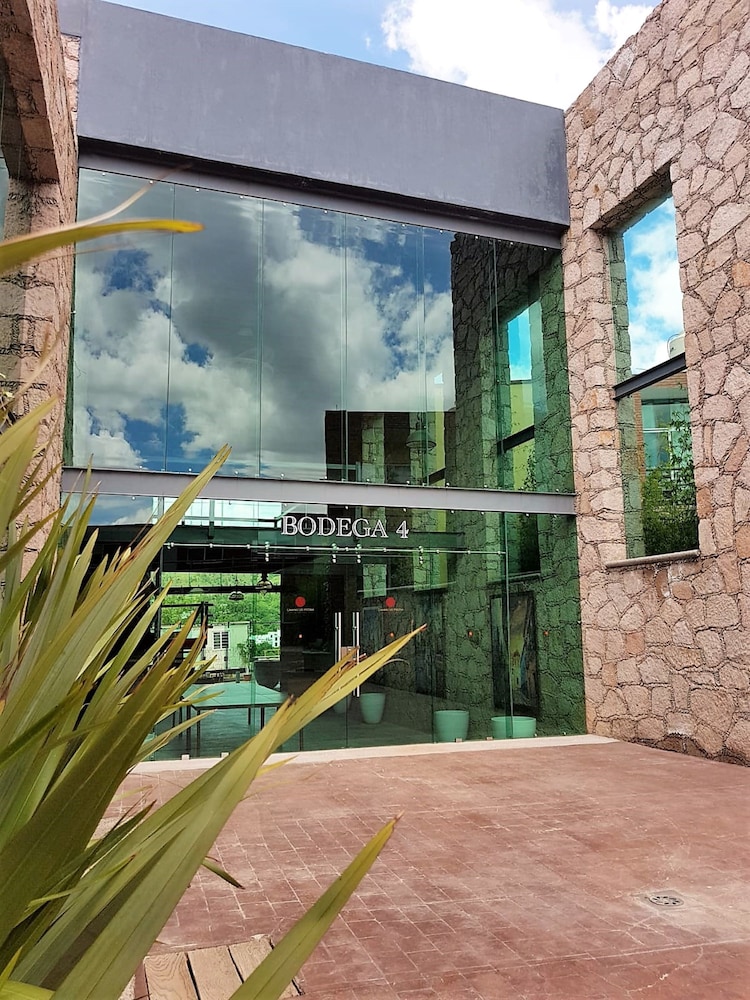 Valenciana Midway Inn 22/50