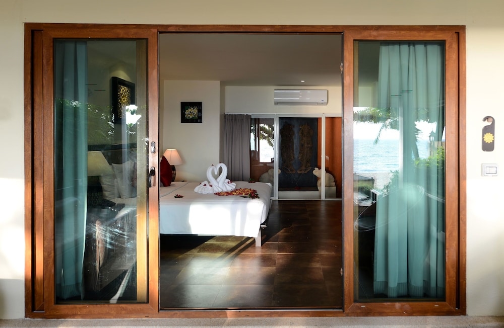 ANDAMAN WHITE BEACH RESORT 41/70