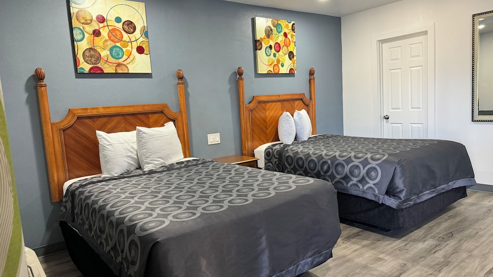 BASIC, 2 DOUBLE BEDS, KITCHEN