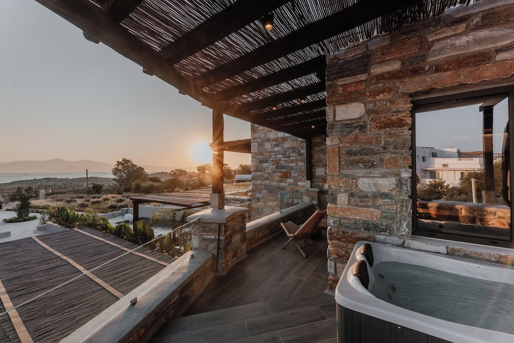 Onym Curated Villas 180/206