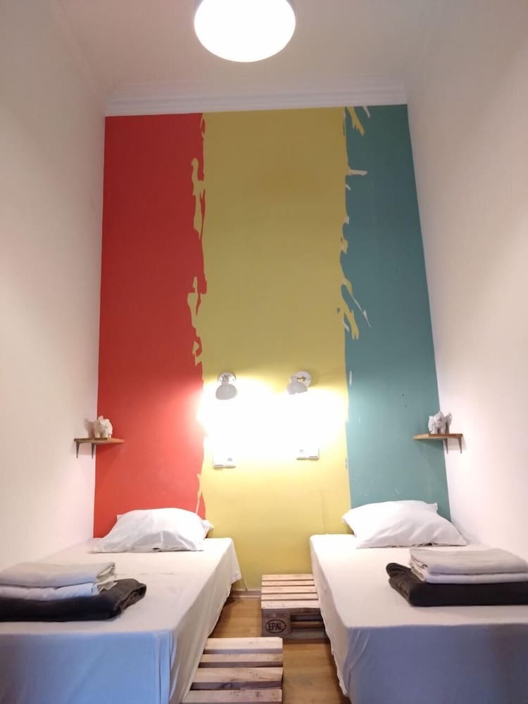 FEMALE DORM, 4 BEDS